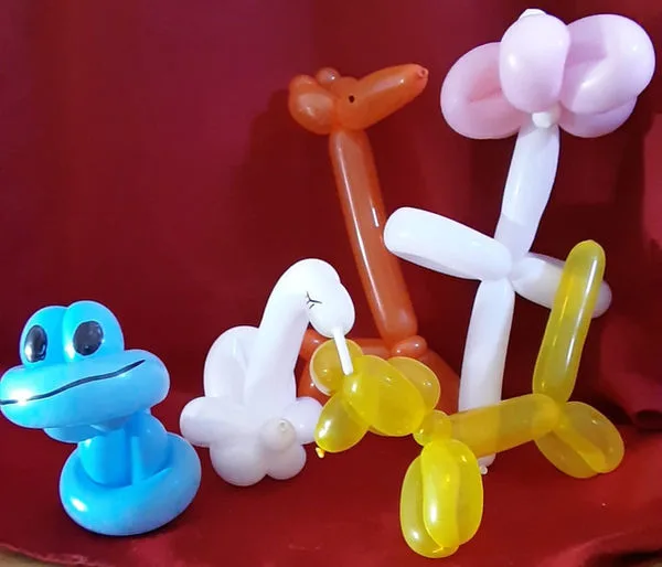 Sculptures sur ballons colorées